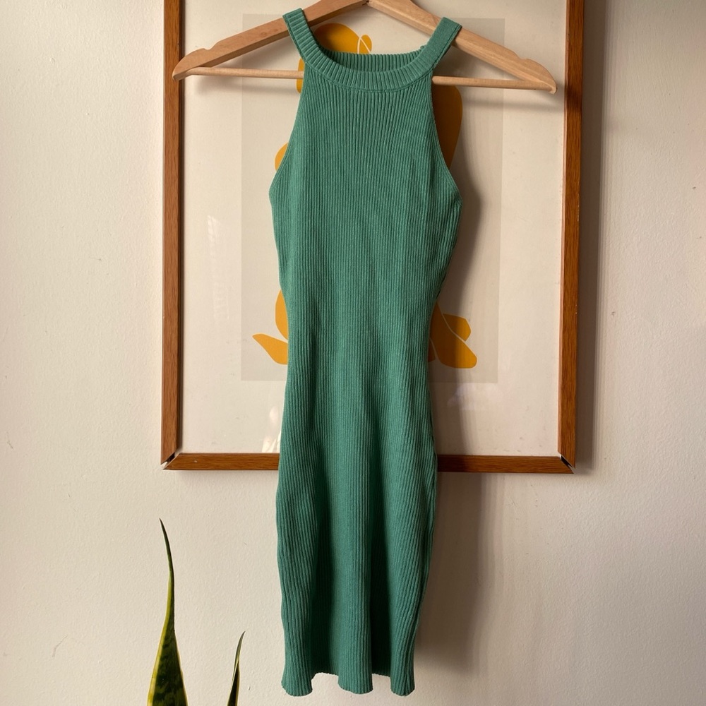 Sleeveless Green Ribbed Dress